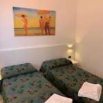 Laura - Sul Mare Apartament *