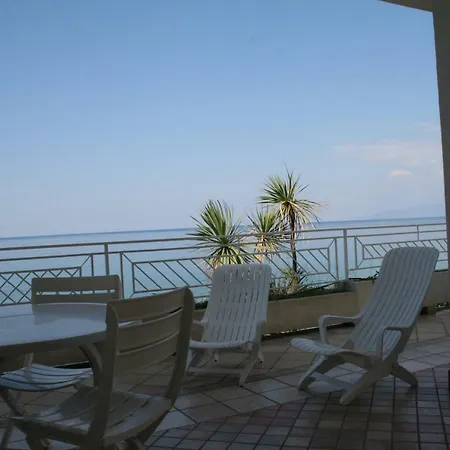 Laura - Sul Mare