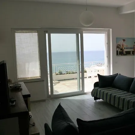 Laura - Sul Mare Apartmán *