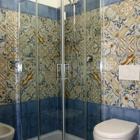 Laura - Sul Mare Pizzo (Calabria)