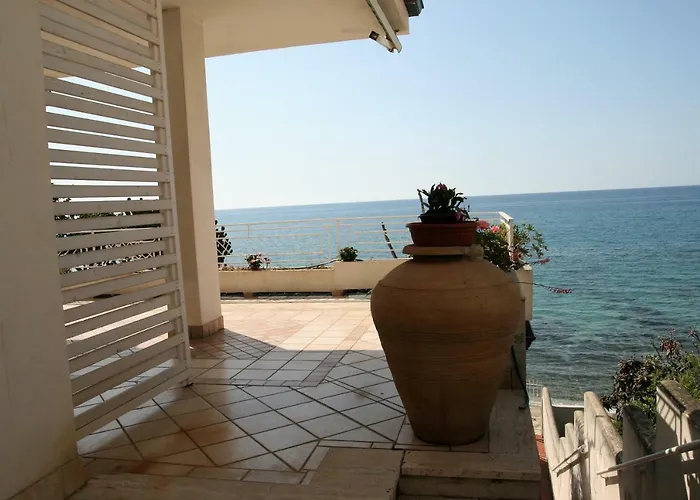 Laura - Sul Mare * 皮佐