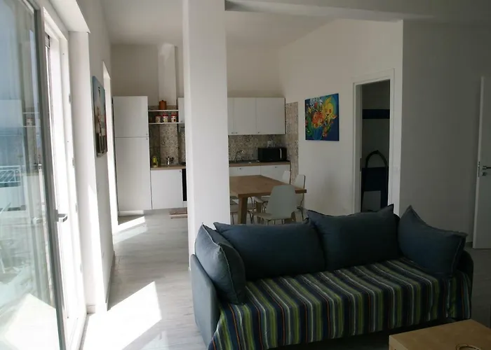 Laura - Sul Mare * 皮佐