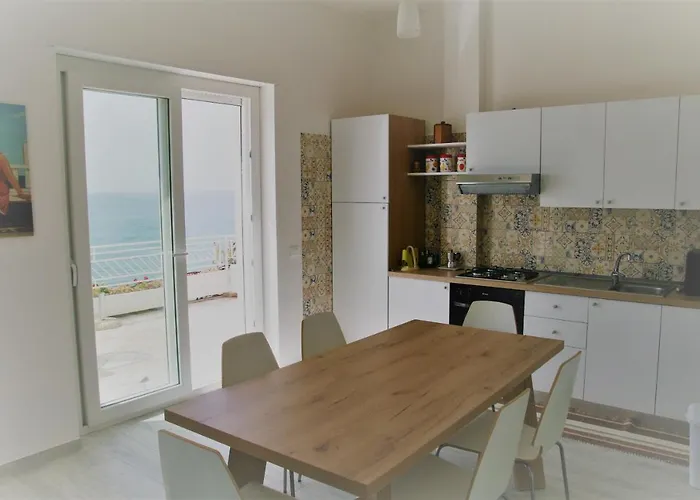 Laura - Sul Mare * 皮佐